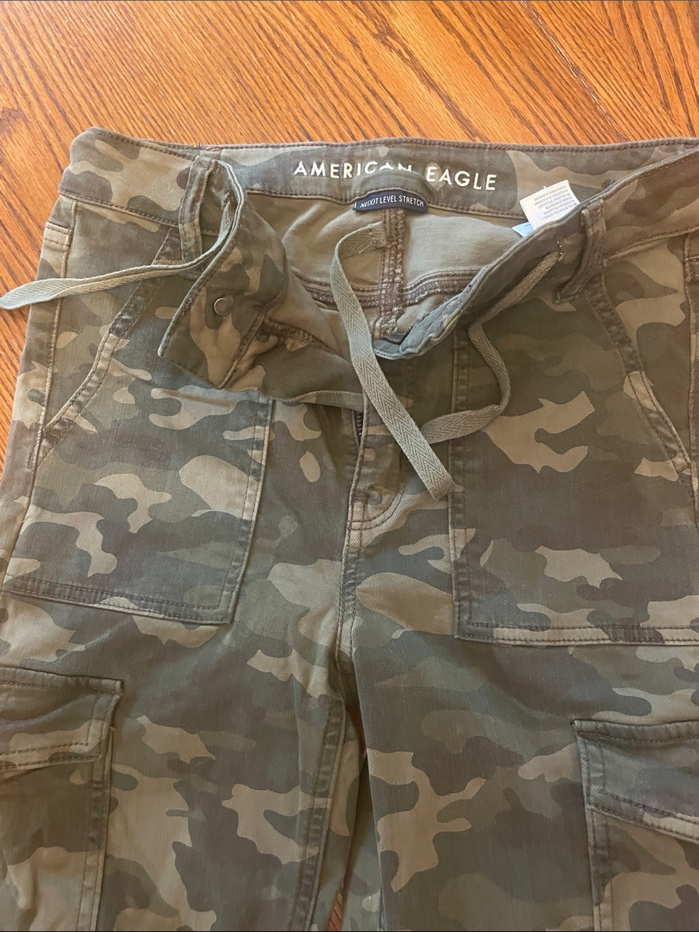 American Eagle Outfitters women’s super high rise jeggings- camo